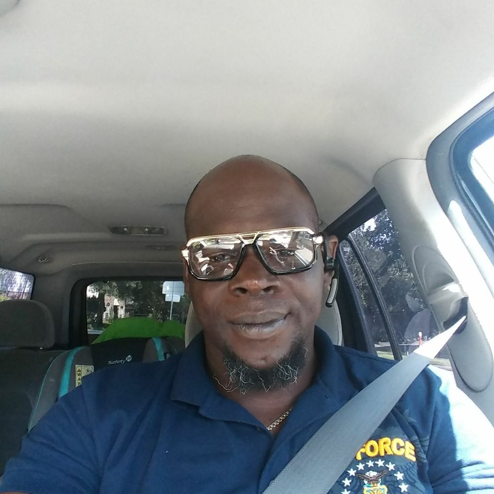 Meet your Posher, Yoel luis